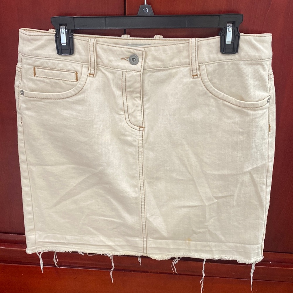 Cream Jean material Loft skirt with trendy fraying bottom